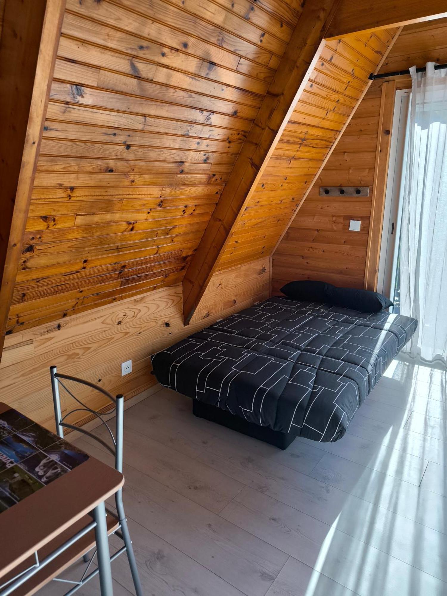 Petit Chalet Avec Terrasse Oust Zimmer foto
